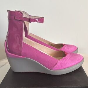 COPY - TSUBO Pink suede and patent leather wedge w/8.5 Dallin' Ankle Strap Pump…